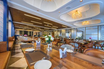 hotel meera palace