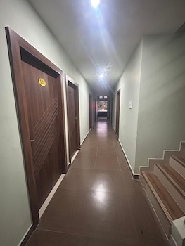 sai plaza lodge