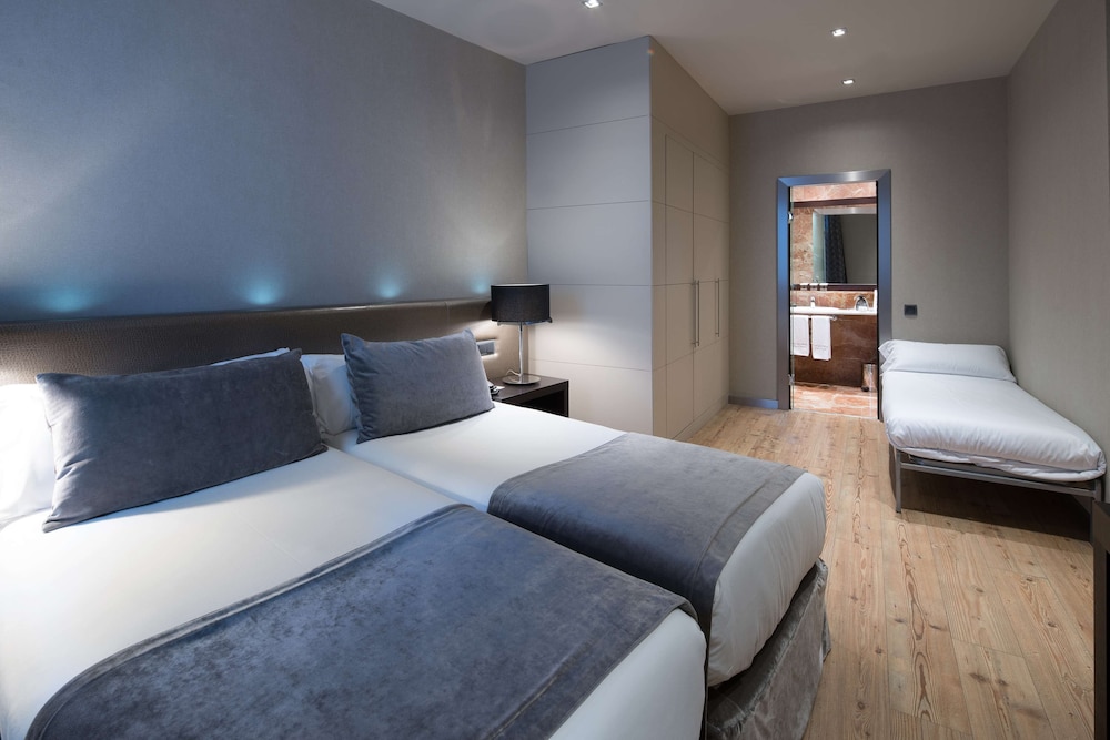 catalonia portal de langel