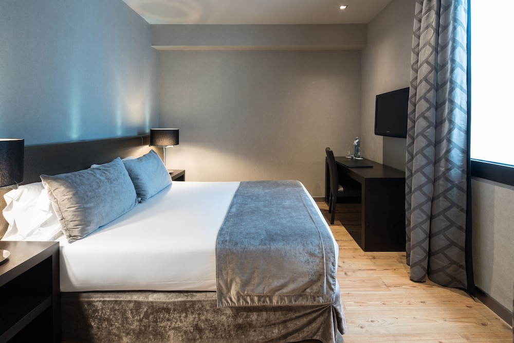 catalonia portal de langel