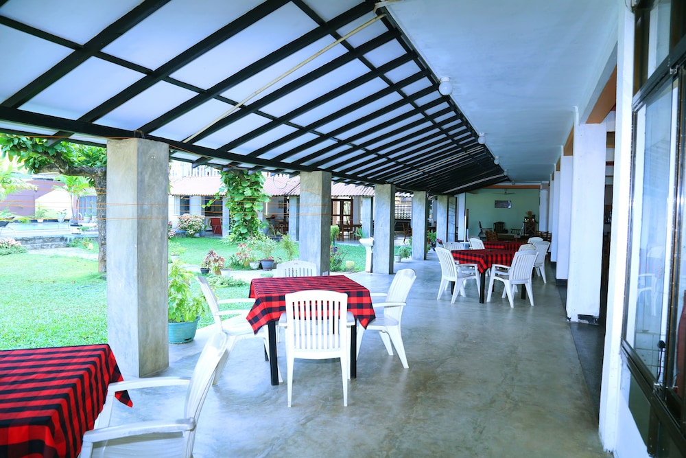 topaz beach hotel