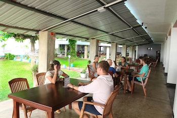 topaz beach hotel
