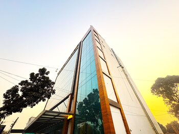 hotel ranjana palace