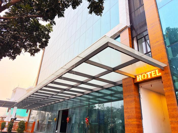 hotel ranjana palace