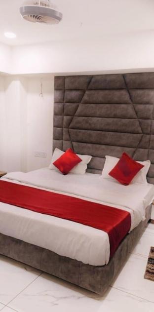 hotel adhyay palace ahmedabad gujarat