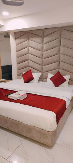 hotel adhyay palace ahmedabad gujarat