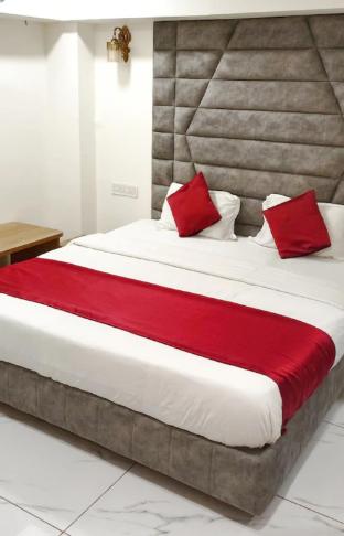 hotel adhyay palace ahmedabad gujarat