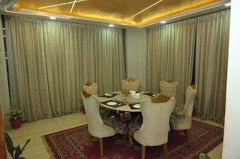 Hotel Elite Suites,,2 star