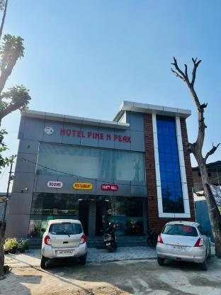 hotel pine n peak