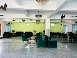 hotel pine n peak