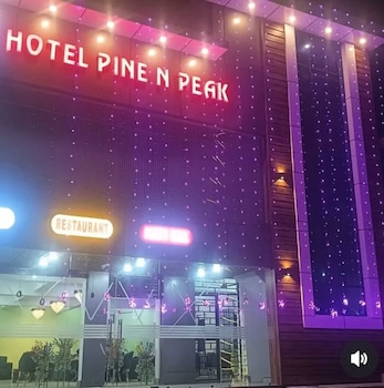 hotel pine n peak