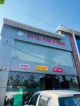 hotel pine n peak