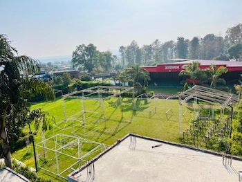 hotel pine n peak