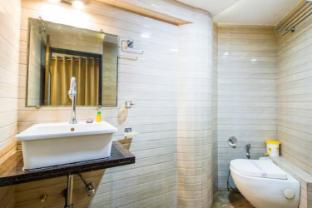 Hotel Amber Vadodara Gujarat,,5 star