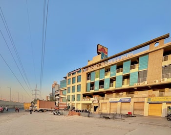 hotel meritus inn ahmedabad