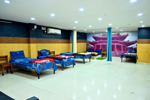 Hotel Dyna Inn,,3 star