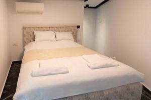 Hotel Dream Crown,,5 star