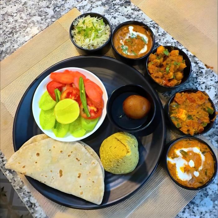 cosmos shri vrinda inn