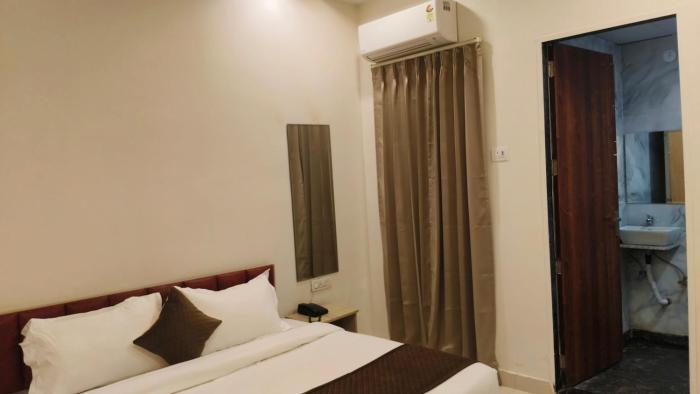 cosmos shri vrinda inn