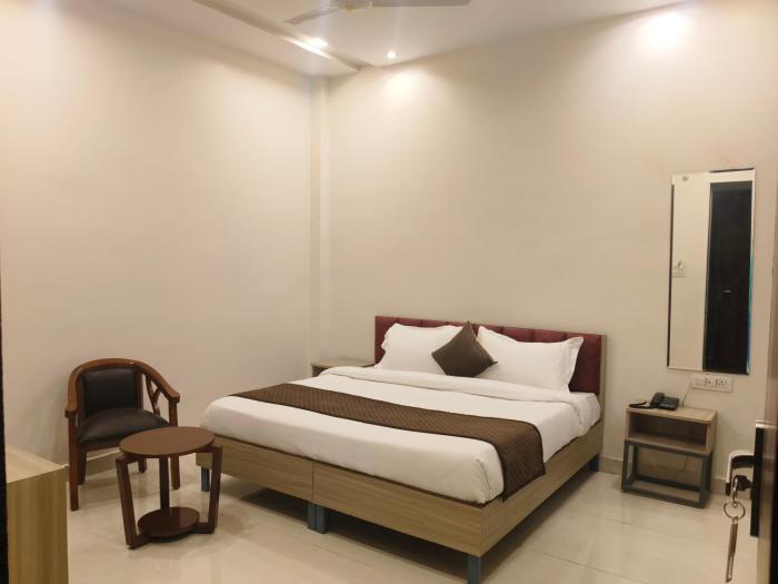 cosmos shri vrinda inn