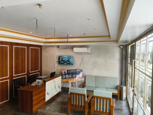 cosmos shri vrinda inn