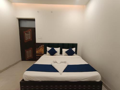 rrooms hotel eco shyam palace