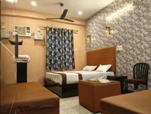 fauzi rasoi and guest house