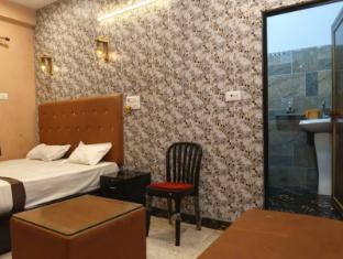fauzi rasoi and guest house