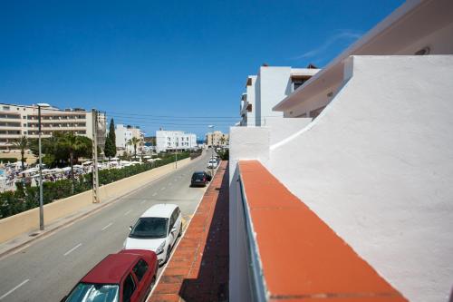 hostal los pinos