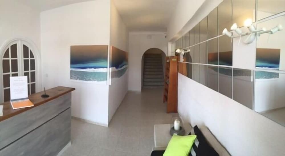 hostal los pinos