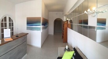 hostal los pinos