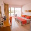 hostal los pinos