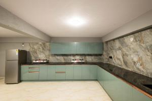 c suites gilbert