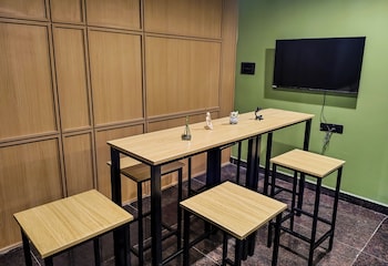 C Suites Gilbert,,2 star