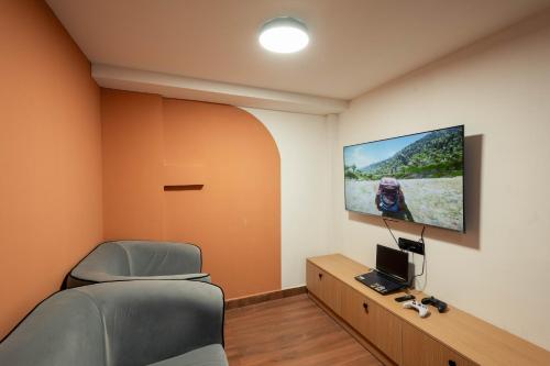 c suites gilbert