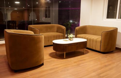 c suites gilbert