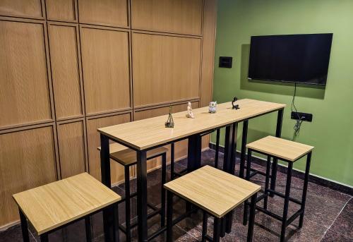 c suites gilbert
