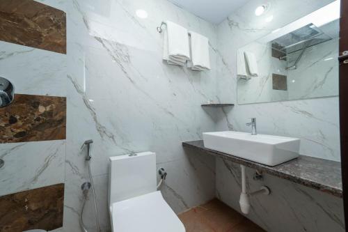 c suites gilbert