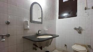 hotel delhi darbar near karolbagh metro
