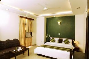 hotel delhi darbar near karolbagh metro