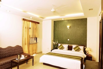 hotel delhi darbar near karolbagh metro