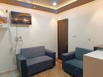 Hotel Assi Retreat,,2 star