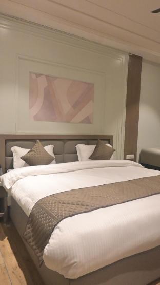 Hotel The Grand Mirage,,5 star