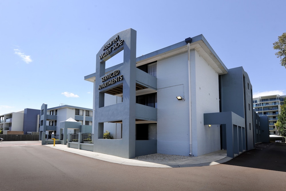 lodestar waterside apartments