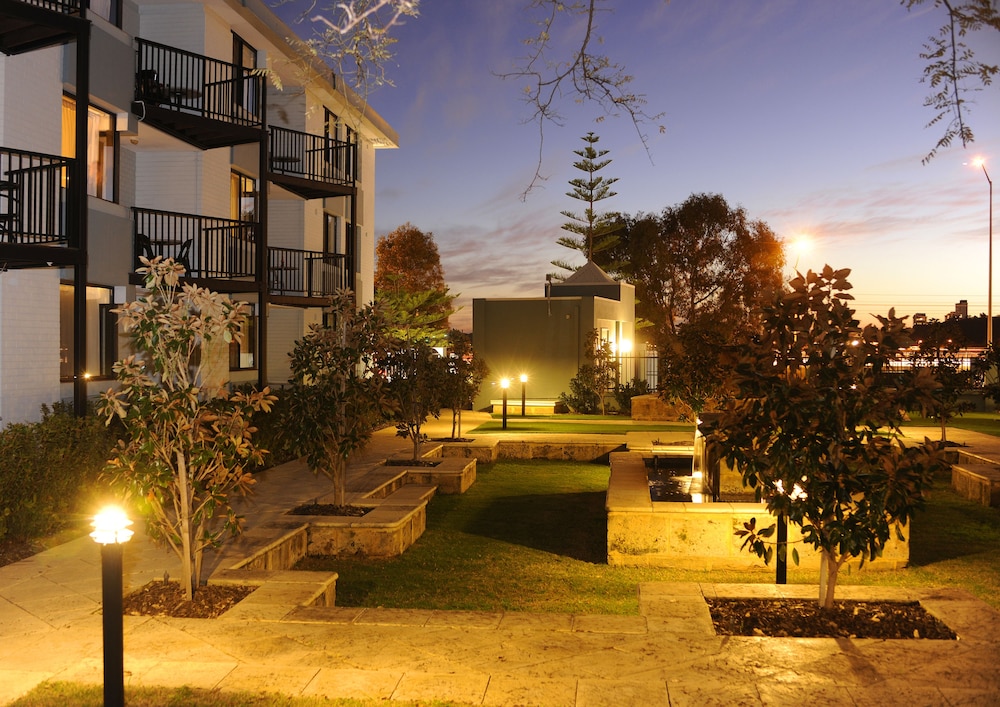 lodestar waterside apartments