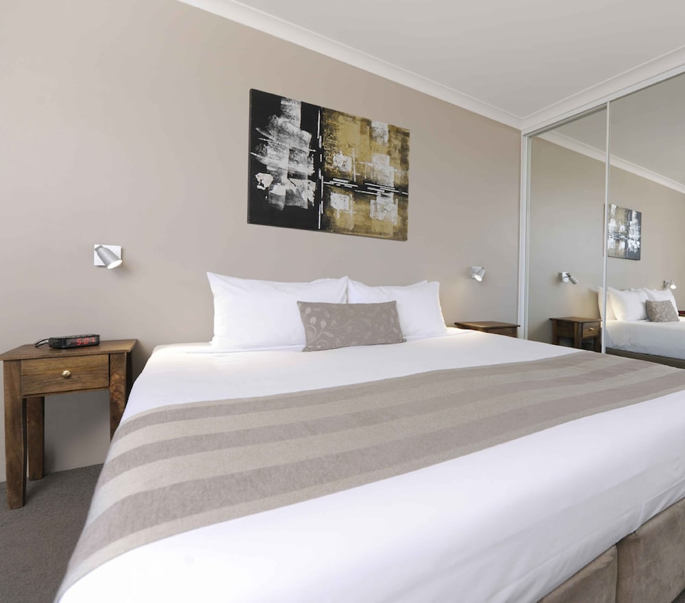 lodestar waterside apartments