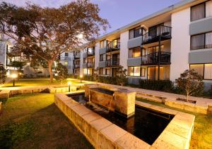 Lodestar Waterside Apartments,South Perth>>Perth,4 star