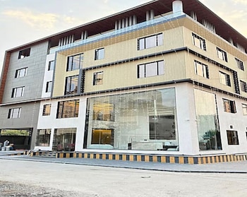skyearth hotel