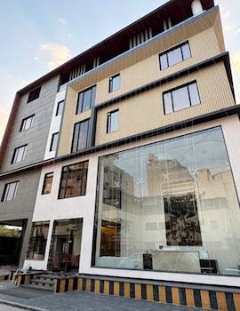 skyearth hotel