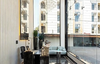 skyearth hotel